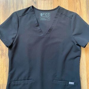 Casma™ Three-Pocket Scrub Top. Women’s XS. Black.